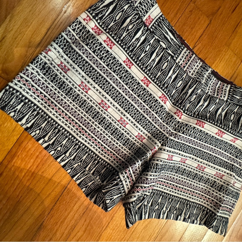 Artisan Ny High Waist Black and White Shorts